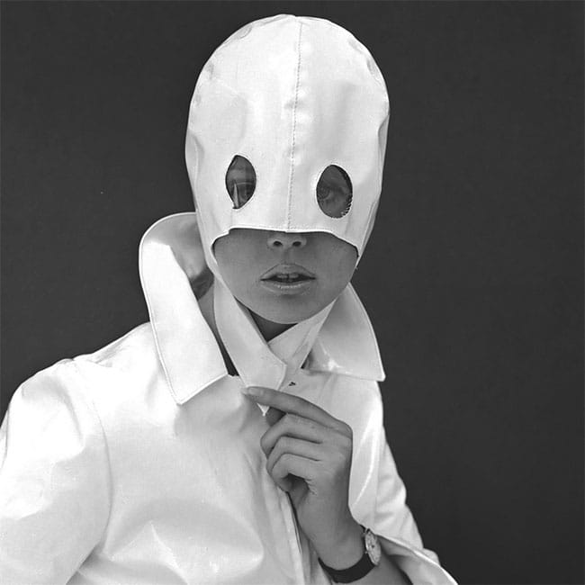 La mode des années 60 en noir et blanc par John FRENCH.